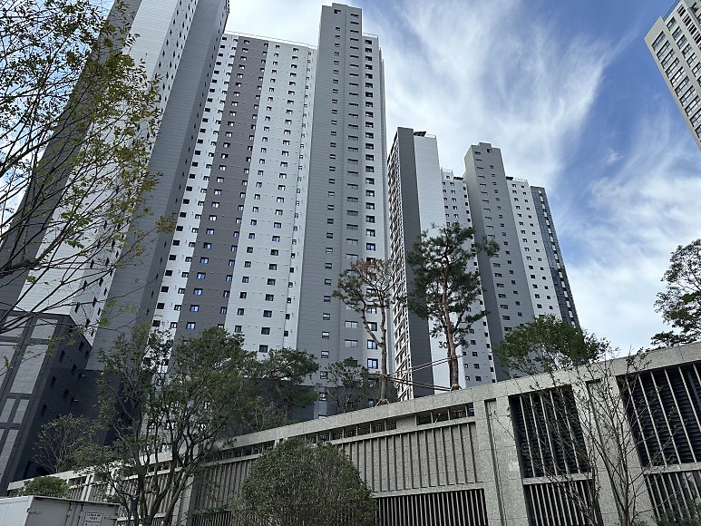 아파트 단열필름 시공 사례가 늘어나는 이유는 무엇일까요?