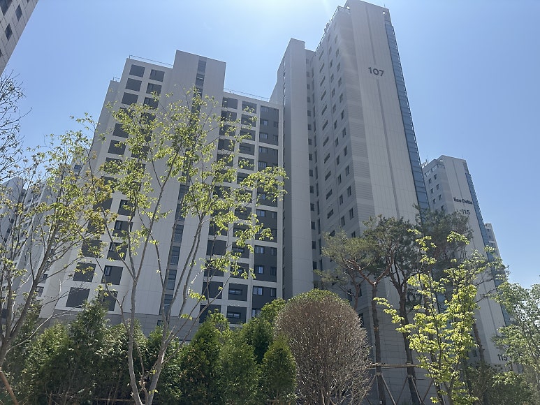 안산 단열필름 외부시선 때문에 아직도 고민이세요? 사생활 보호에 필요한 창문썬팅입니다.